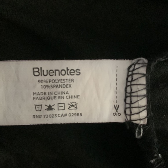 • Black Crop Top • - Picture 10 of 10